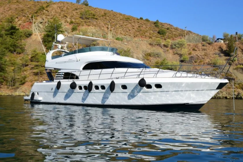 Sirocco Yacht