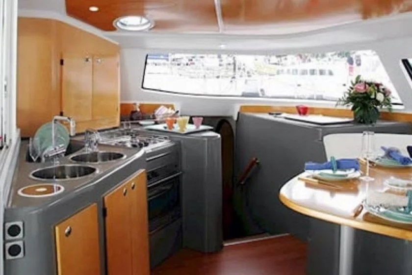 Catamaran Lavezzi 40