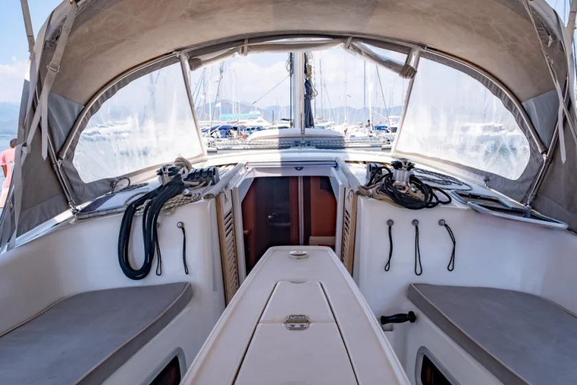 Beneteau 43